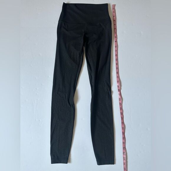 Lululemon Align High-Rise Leggings Size 4 Black Embossed Leopard - Picture 9 of 11